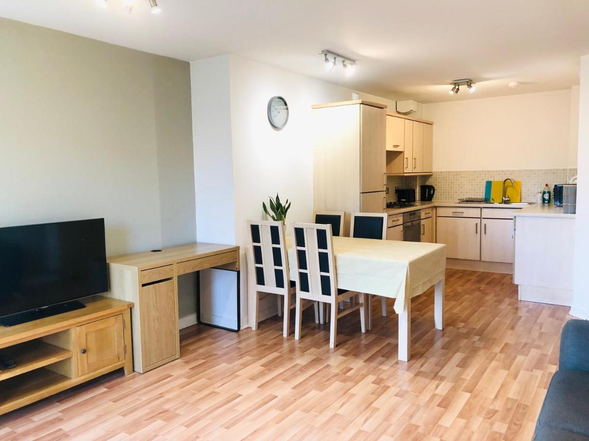Modern Spacious Retreat Full Fibre Wi-Fi & Free Parking EDI Eksteriør bilde